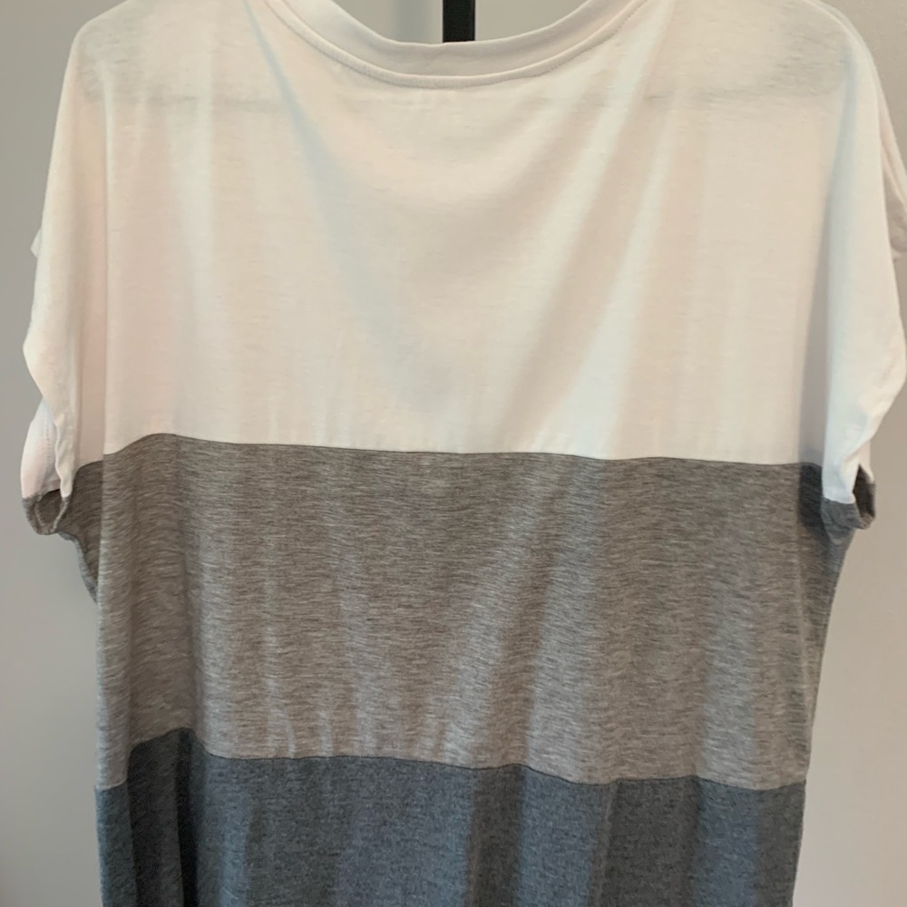 Color Block Tee - Picture 4 of 16